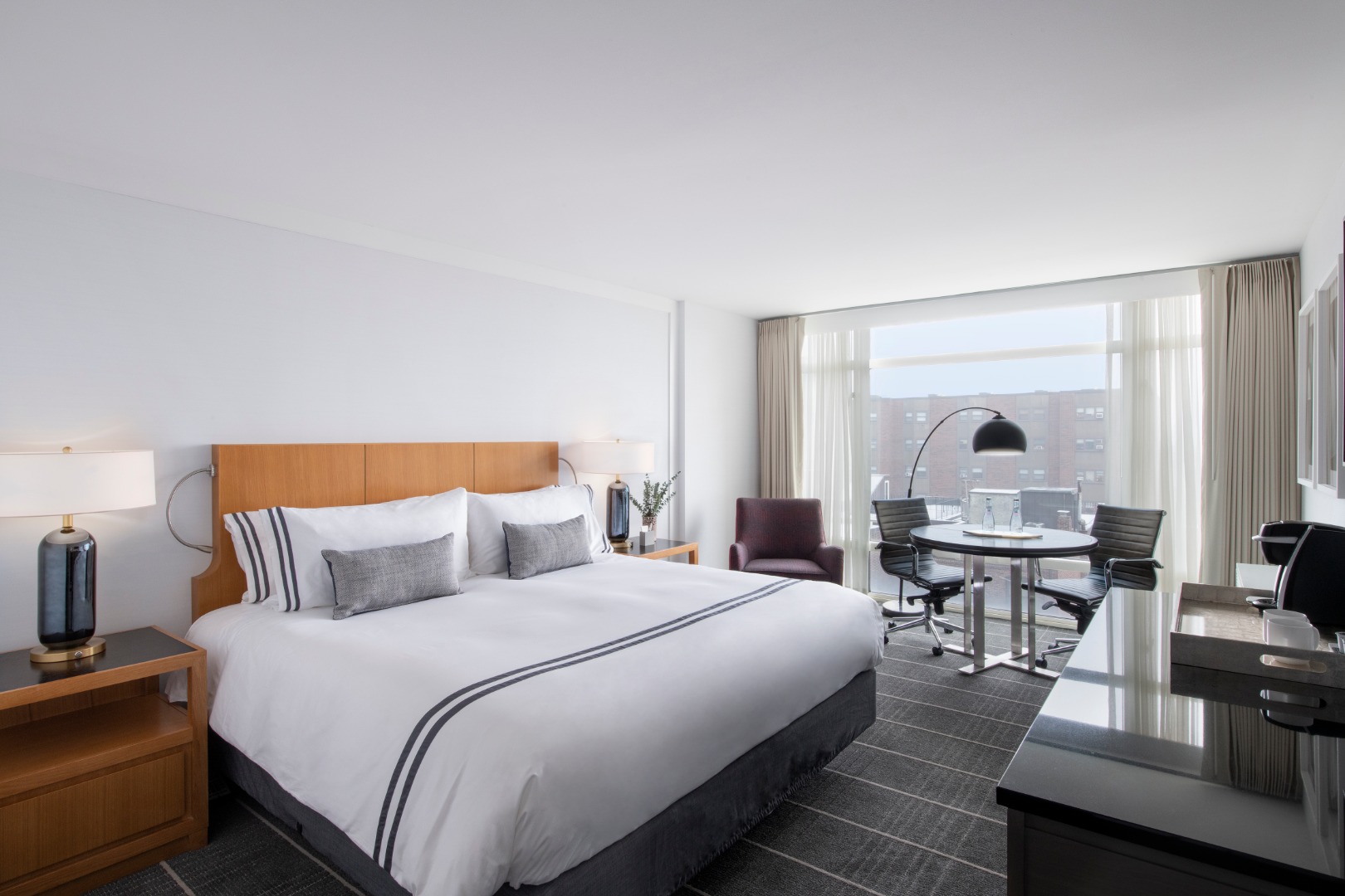 colonnade hotel room image